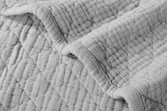 Selimut muslin berlapis abu-abu terang OEM Selimut muslin katun untuk orang dewasa