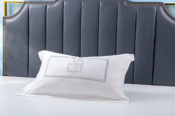 OEM Kotak bantal bersulam katun putih OEKO-TEX Kotak bantal ukuran raja